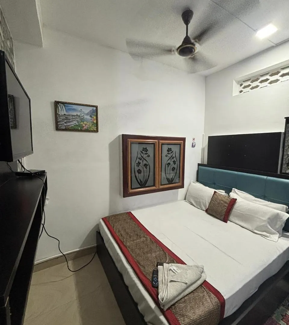 Hotel Sea View In Vypin Bed & Breakfast